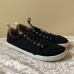 Black and White Origo Barefoot Shoes